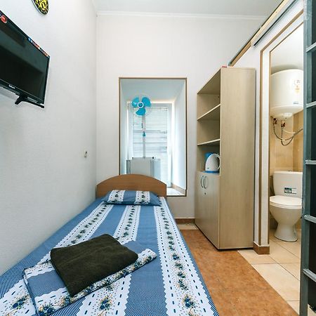 Small Room Near Independence Square Kyiv Exterior foto
