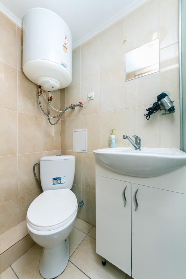 Small Room Near Independence Square Kyiv Exterior foto