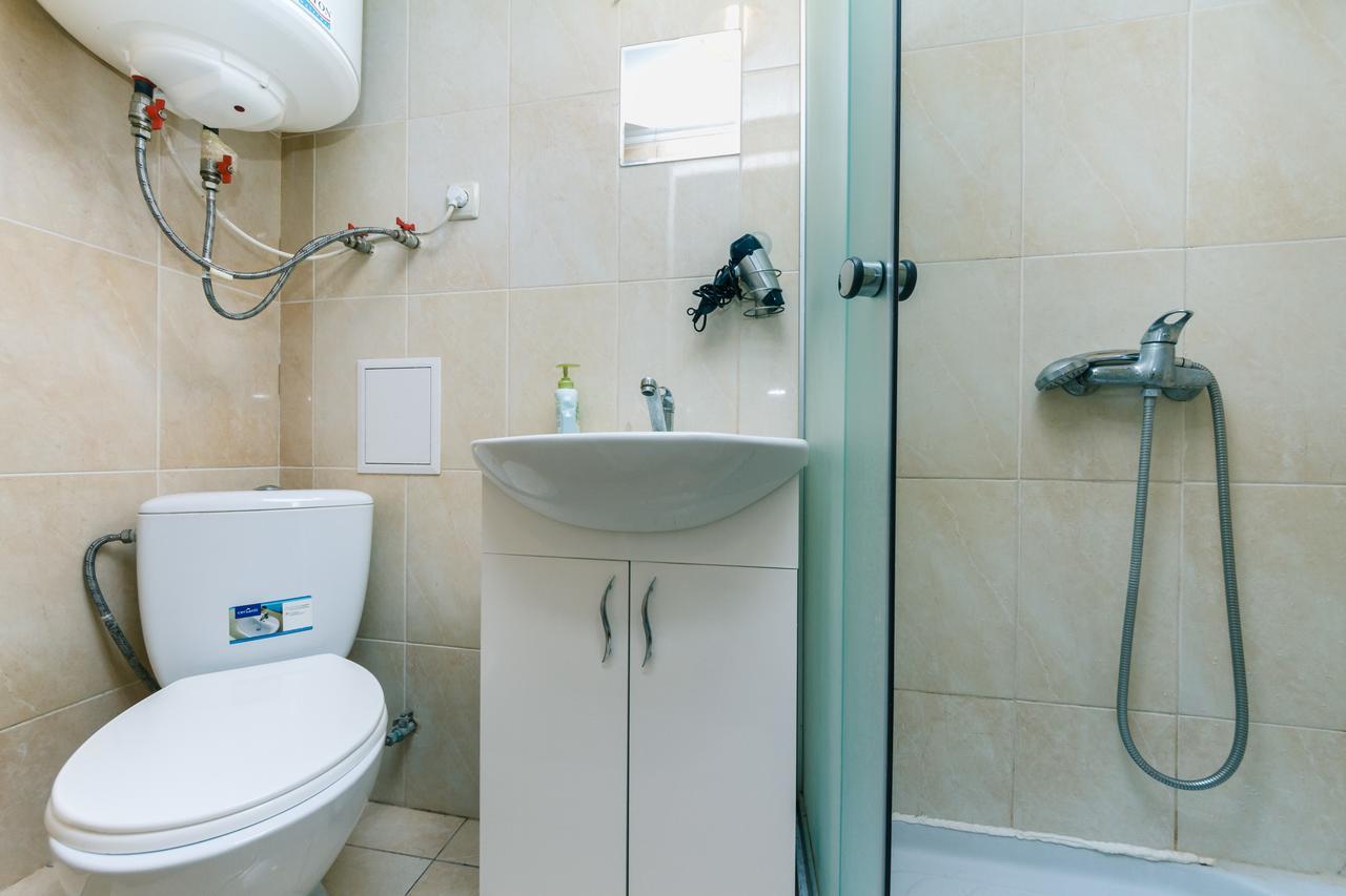 Small Room Near Independence Square Kyiv Exterior foto