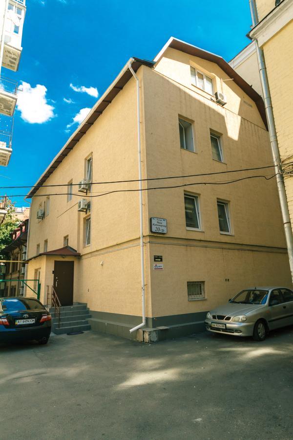 Small Room Near Independence Square Kyiv Exterior foto