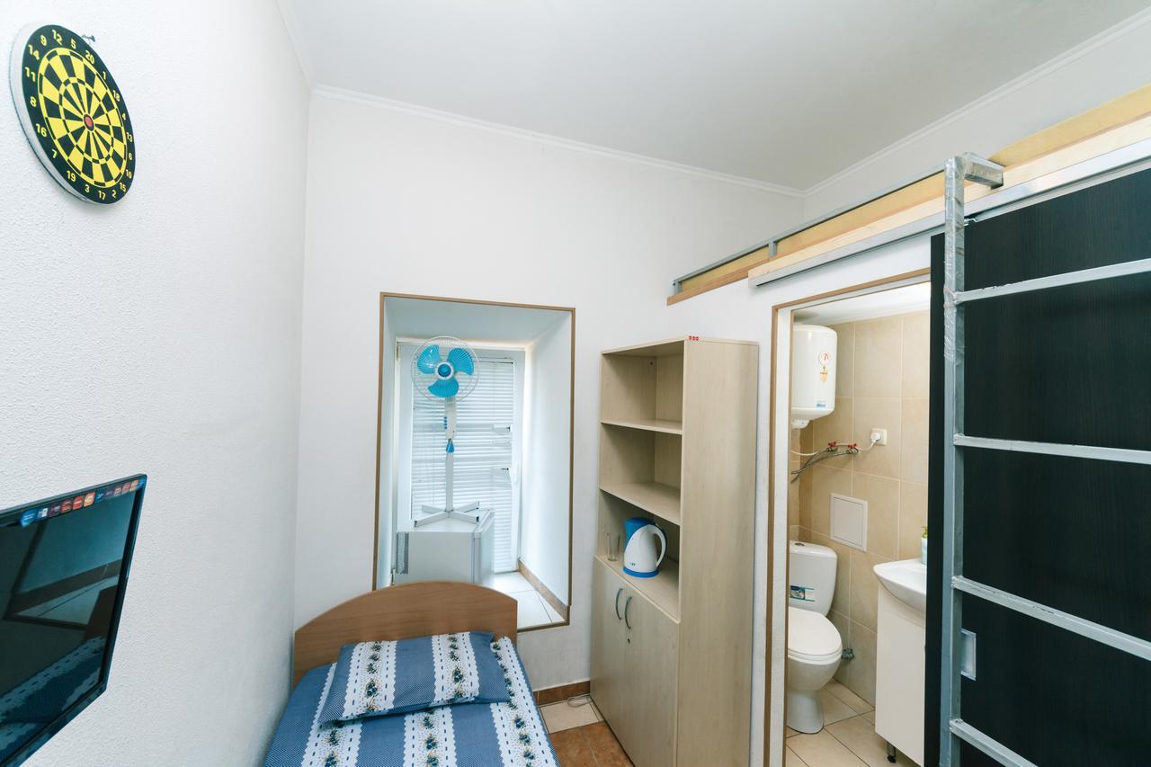 Small Room Near Independence Square Kyiv Exterior foto